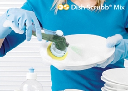Varázsolj mindent makulátlanul tisztává!  Ebben pedig hatalmas segítségedre lesz ez a szuper Dish Scrubb tisztító készlet, amellyel pillanatok alatt moshatsz el és le szinte bármit! A cserélhető fejeinek köszönhetően valóban rengeteg minden tisztítható meg vele, ráadásul jóval hatékonyabban, mint a szokásos kézi mosogatószivaccsal. A mosószer adagoló gomb felgyorsítja az egész tisztítási folyamatot. Ezentúl az ablakok tisztítása is gyerekjáték lesz az ablaktisztító fejének köszönhetően. A készletben található még egy kefe fej és 2 különböző méretű szivacsos fej is, amikkel könnyedén eltávolíthatod még a makacs szennyeződéseket is. Ráadásul most elképesztően kedvező áron kaphatod meg tőlünk, úgyhogy ne szenvedj tovább a szennyeződésekkel, inkább szerezd be minél előbb, hogy minden ragyoghasson a tisztaságtól!    A Dish Scrubb Mix tisztító készlet tartalma:  1 mosószer adagoló, mely kb. 20 cm hosszú 1 ablaktisztító fej, mely kb. 7,8 cm széles 1 kefe fe, melyj kb. 5,5 cm átmérőjű 1 szivacs fe, melyj kb. 7,4 cm átmérőjű és 2,6 cm magas 1 szivacs fej, mely kb. 3,4 cm átmérőjű és 5,9 cm magas