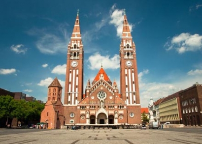 Élményfürdőzős kikapcsolódás Szegeden